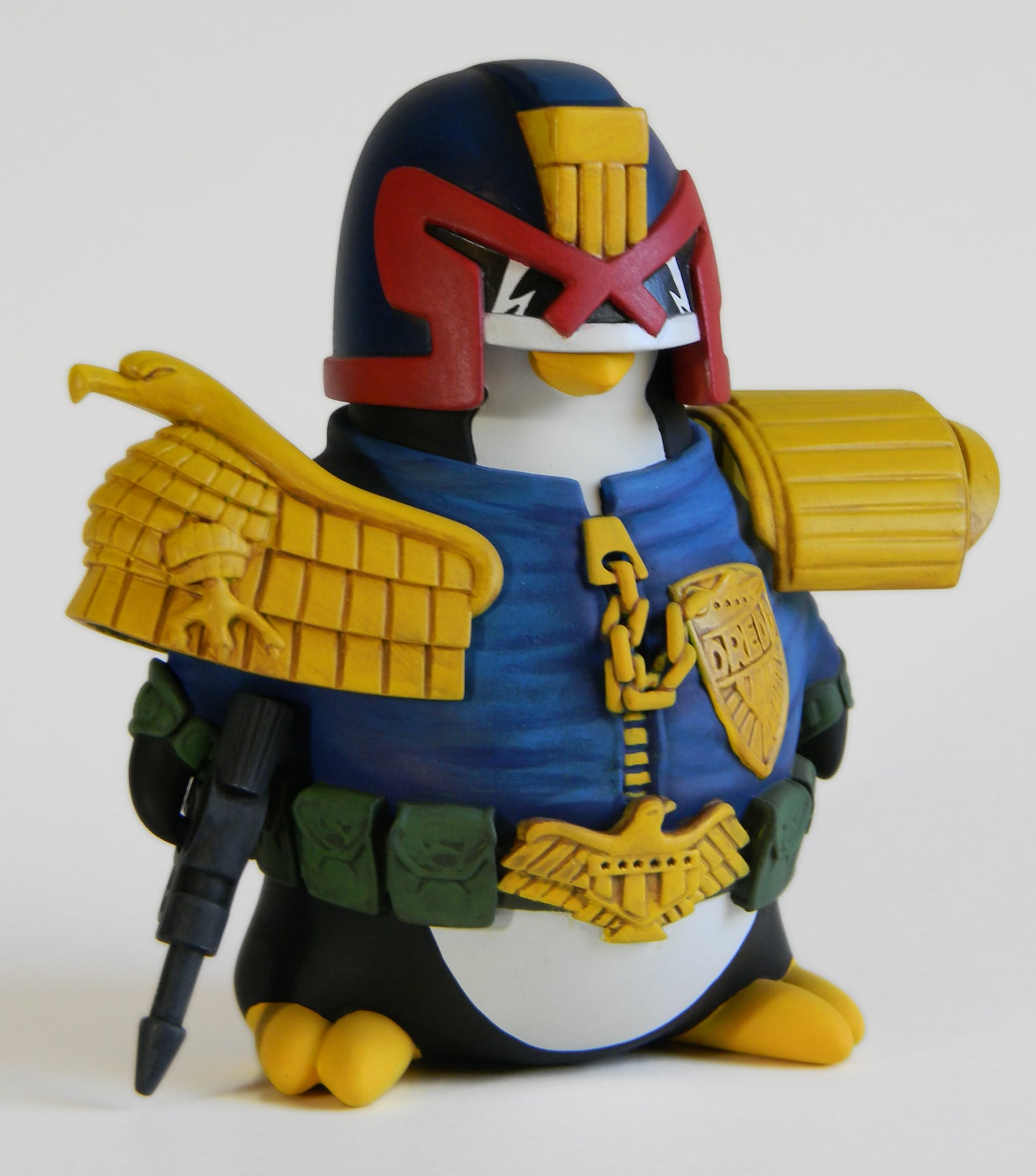 dredd-penguin-3