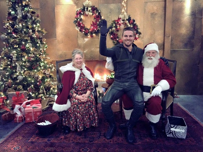 amell-arrow-santa