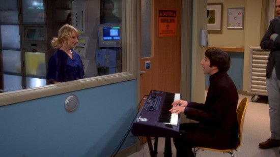 TBBT-Howard-Sings-to-Bernadette