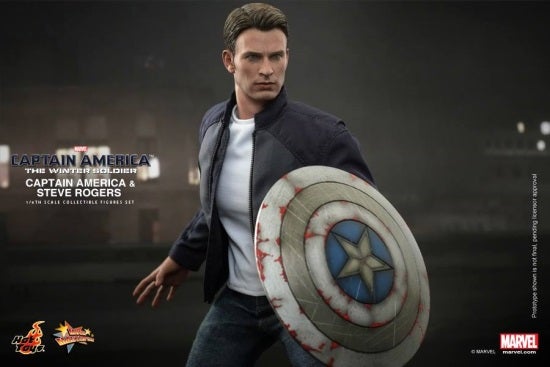 Hot Toys - Captain America and Steve Rogers