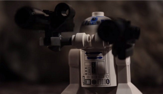 r2 d2 unrestrained