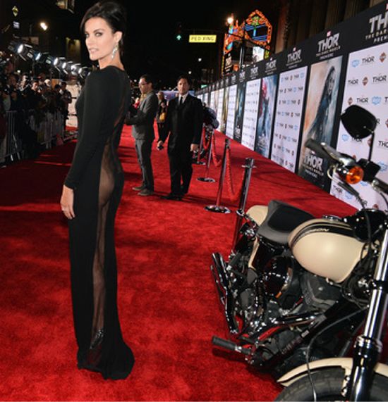 Jaimie Alexander's dress Thor: The Dark World