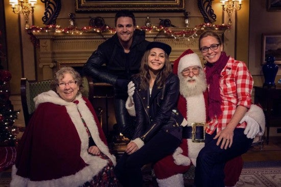 Queen-Family-Christmas-Stephen-Amell