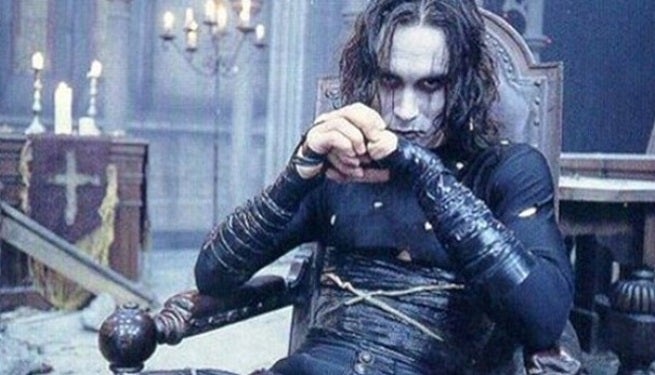 brandon-lee-throne-the-crow