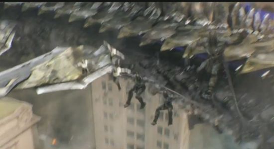 Avengers Aliens Jumping