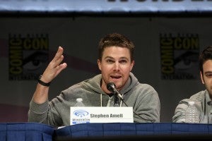 ARROW star Stephen Amell addresses a fan’s question at the show’s WonderCon panel session on Sunday, March 31. ARROW airs Wednesdays at 8/7c on The CW. (©2013 Warner Bros. Entertainment, Inc. All Rights Reserved.)