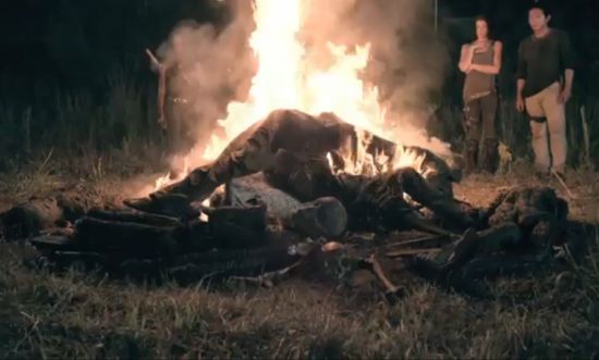 The Walking Dead Season 4 Premiere Zomibe Campfire