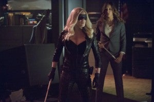 Arrow-Birds-of-Prey-Sisters-1
