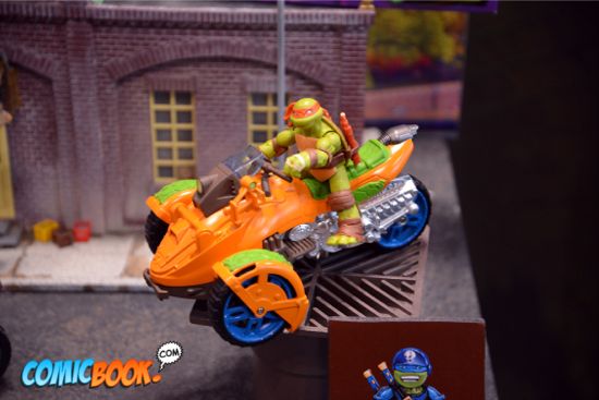 Toy Fair Teenage Mutant Ninja Turtles Vehicle