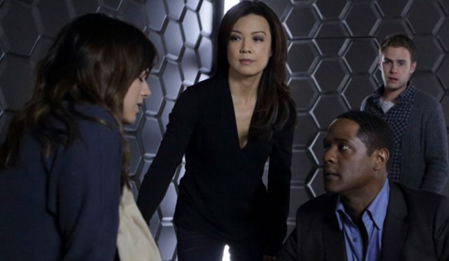 agents-of-shield-one-of-us-photo Agents of SHIELD One of Us