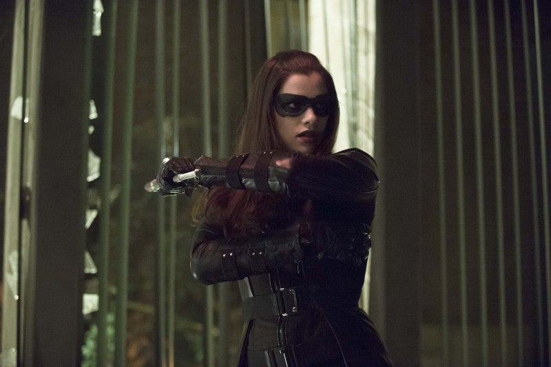 Arrow-Birds-of-Prey-Huntress-2