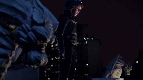 selina-kyle-gargoyles-gotham