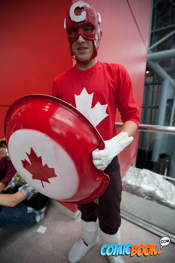 nycc-cosplay-captain-canada