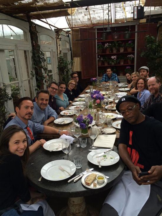 Avengers Age Of Ultron cast and crew eating