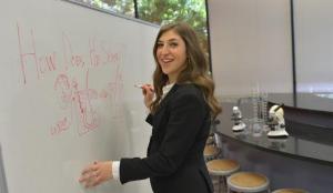 Jeopardy: Mayim Bialik Wants The Hosting Job Permanently