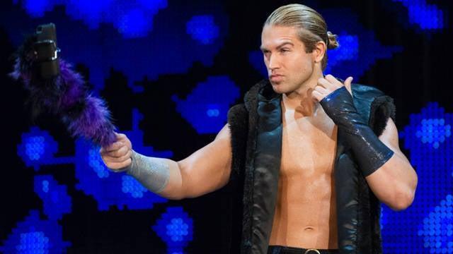 tyler-breeze-993657.jpg