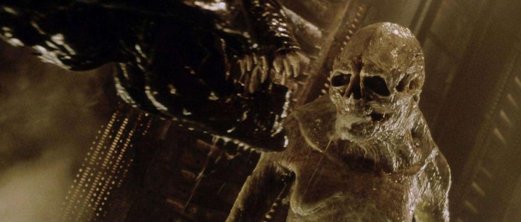 alien-resurrection-hybrid-baby-sigourney-weaver-222665.jpg