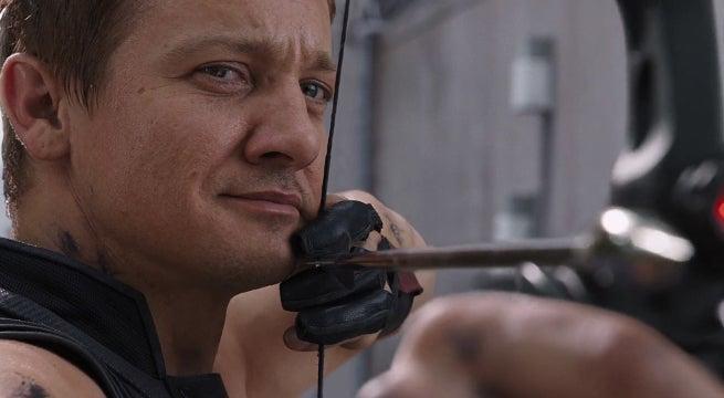 jeremy-renner-hawkeye-mohawk-avengers-3-4-infinity-war-1015392.jpg