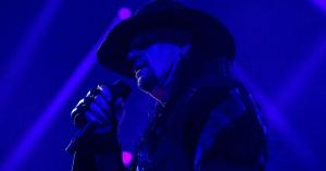 WWE Presents Life-Sized Statue to The Undertaker at WrestleMania Axxess