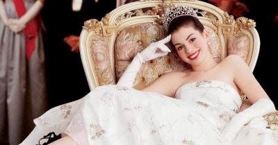 anne-hathaway-pillow-challenge-princess-diaries-1217105.jpg