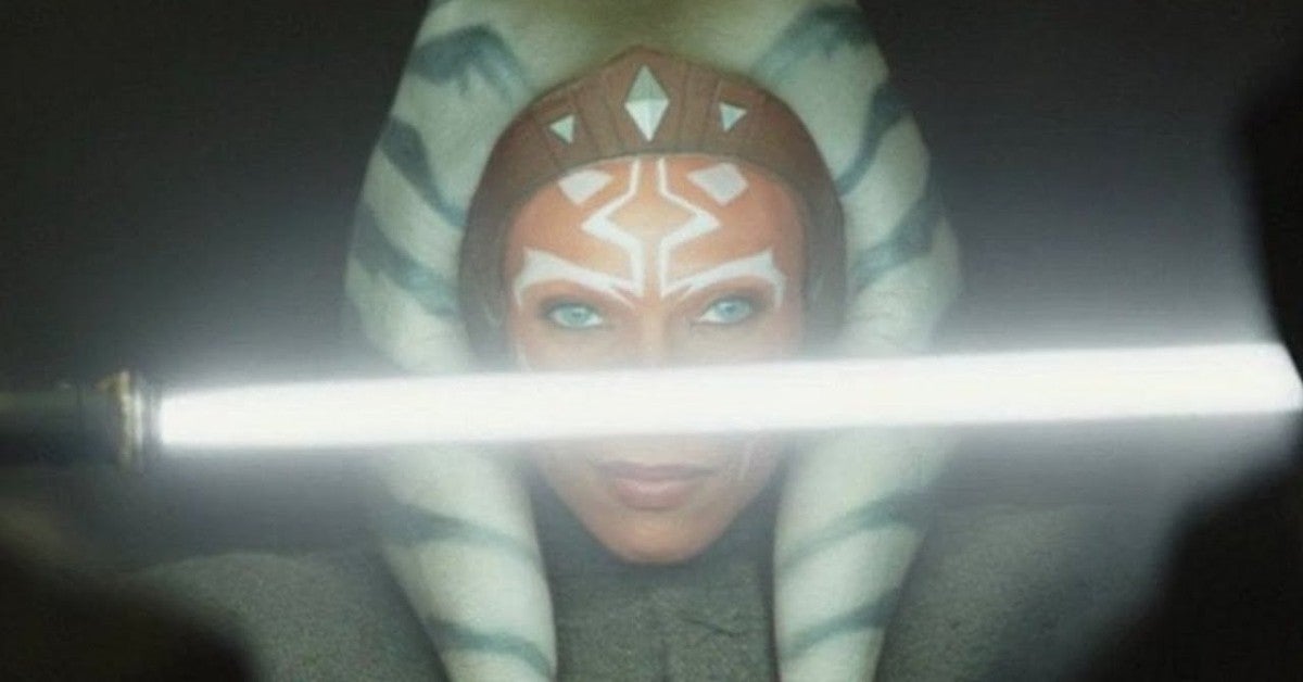 Star Wars Why Ahsoka Tano Lightsabers Changed Color blue White explained