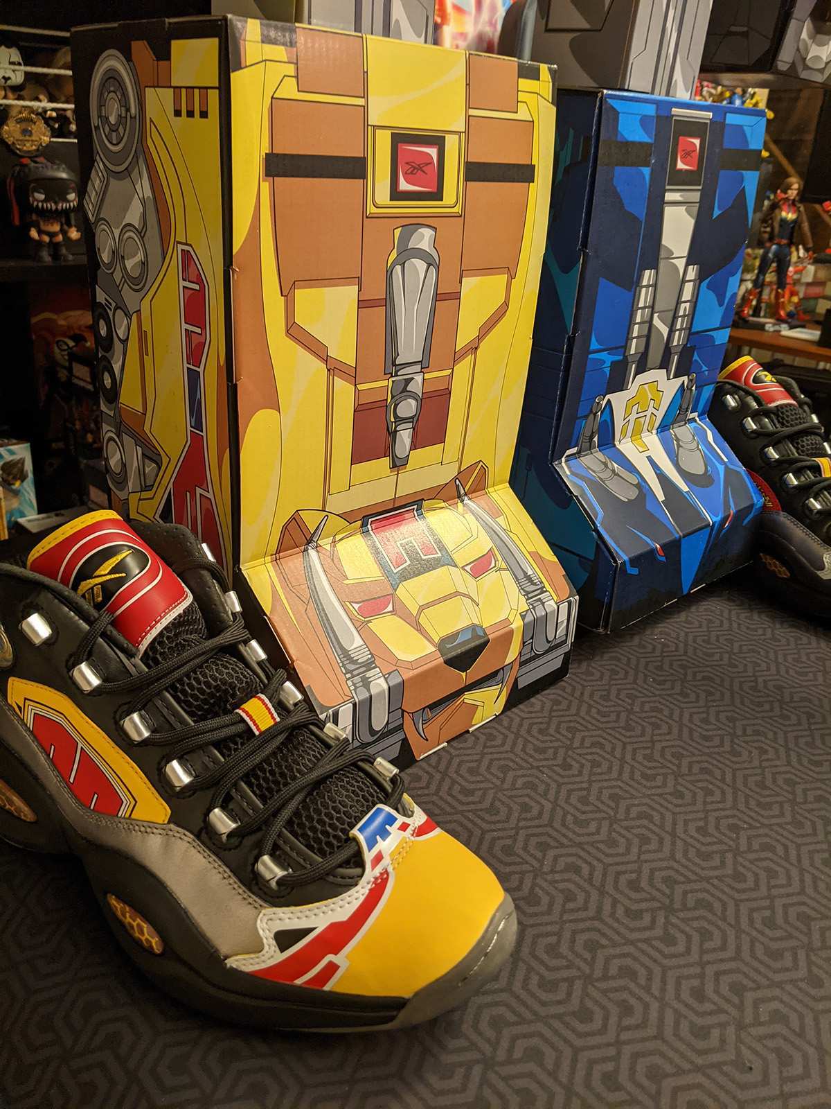 Power-Rangers-Reebok-Megazord-Build-3