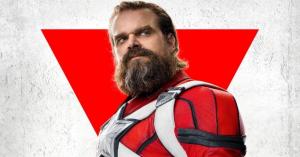 Black Widow Star David Harbour Teases His Marvel Superhero Red Guardian: âHeâs Insaneâ