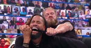 WWE: Edge Taunts Roman Reigns with Jimmy Uso Beatdown on SmackDown