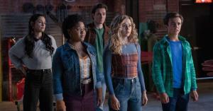 DC’s Stargirl Showrunner Talks Striking a Balance Between Darkness and Light in Season 2