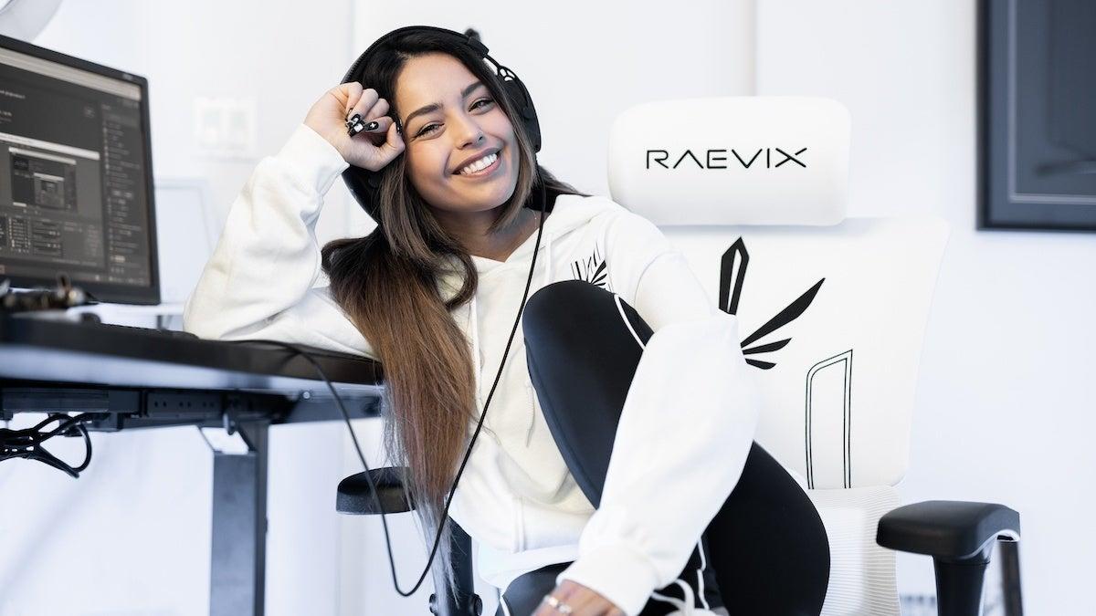 Mavix Reveals Special Edition Valkyrae Gaming Chair ComicBook