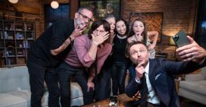 The Walking Dead Aftershow Talking Dead Returning Live in Studio After 17 Months