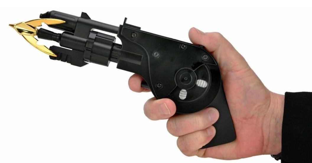 batman-1989-grapnel-launcher-replica.jpg