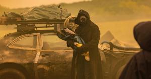 “Who the Hell Is That?” Grace and Morgan Meet a Stranger in Fear the Walking Dead Teaser