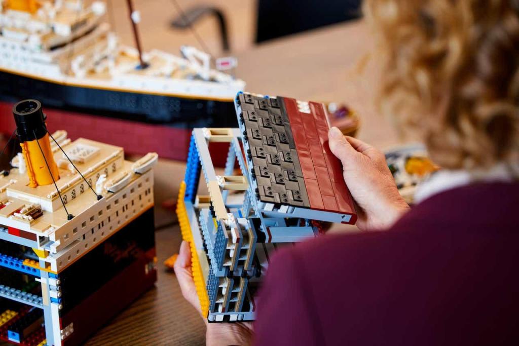 lego-titanic-build.jpg