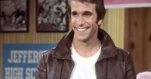 Henry Winkler Auctioning Happy Days Fonzie Jacket, Plus The Waterboy & Scream Props