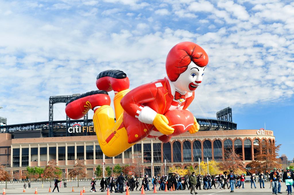 2021-ronald-mcdonald-heart-balloon.jpg