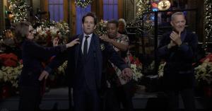 Saturday Night Live: Tom Hanks, Tina Fey and Steve Martin Make Surprise Appearances to Welcome Paul Rudd to Five Timers Club