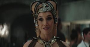 The Book of Boba Fett: Star Wars Fans Are Loving Jennifer Beals’ Debut