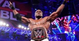 Bobby Lashley Argues That the WWE Championship Is on the Same Level as the WWE Universal Championship