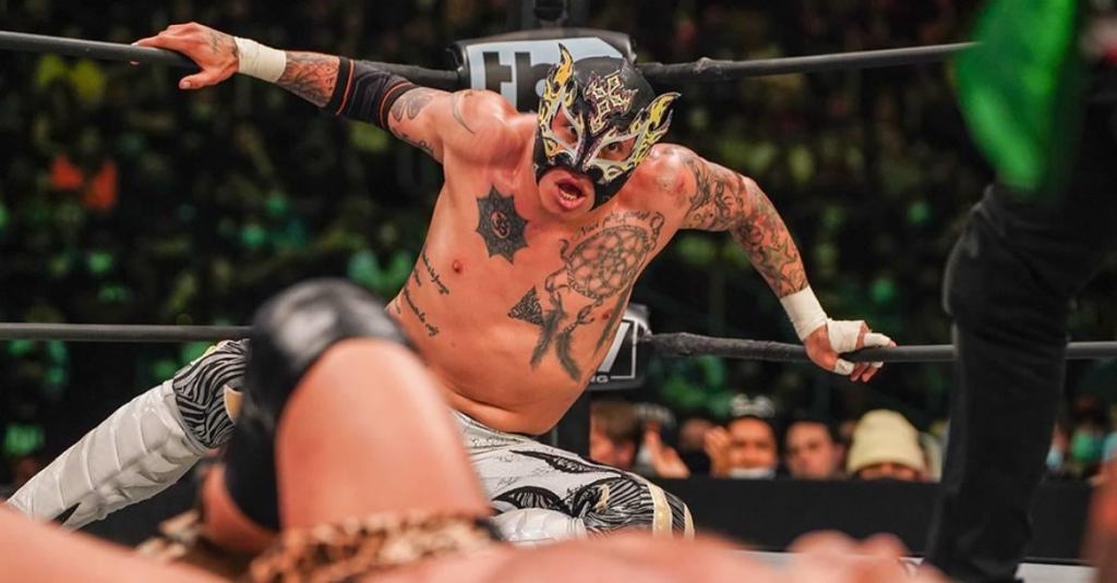 aew-rey-fenix-injury.jpg