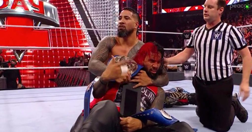 wwe-usos-retain-day-1.jpg