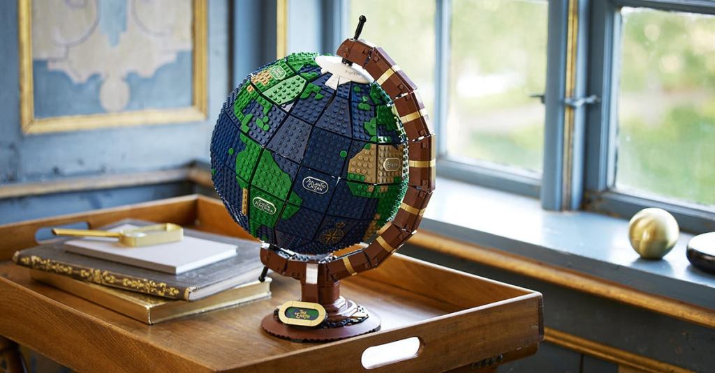 lego-ideas-the-globe-top.jpg