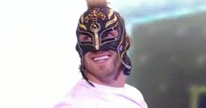 Logan Paul Arrives on WWE Raw Wearing Rey Mysterio’s Stolen Luchador Mask
