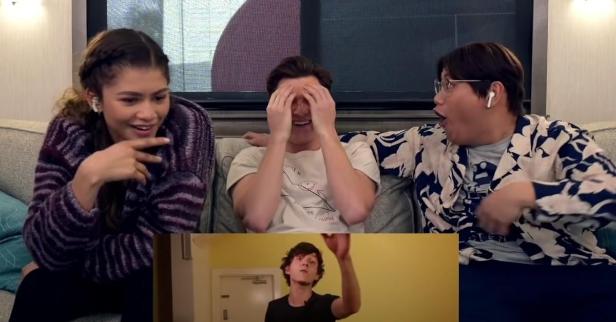 Watch SpiderMan Stars Tom Holland, Zendaya, and Jacob Batalon Laugh(02)