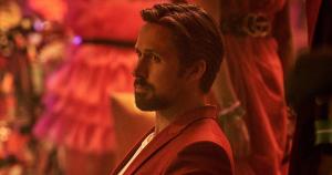 New The Gray Man Clip: Ryan Gosling Takes on Chris Evans in Netflix Action Film