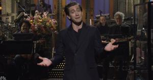 Saturday Night Live: Jake Gyllenhaal Roasts Last Hosting Appearance, “400 Marvel Movies Ago”