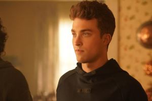 Superman & Lois: “Truth and Consequences” Photos Released