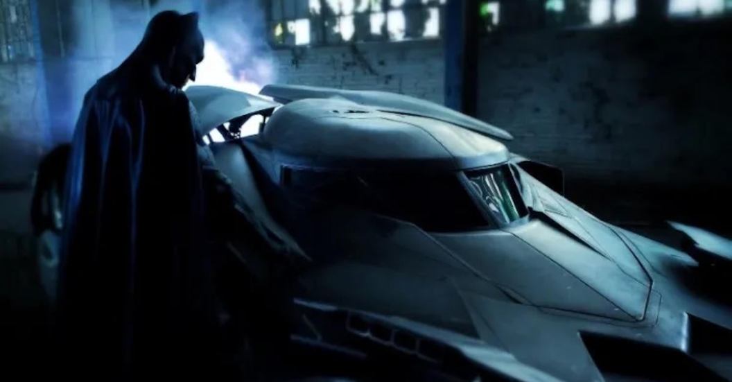 dc-comcis-makes-zack-snyder-batmobile-official-canon.jpg