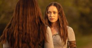 Fear the Walking Dead’s Alycia Debnam-Carey Cast as Lead in Hulu Series