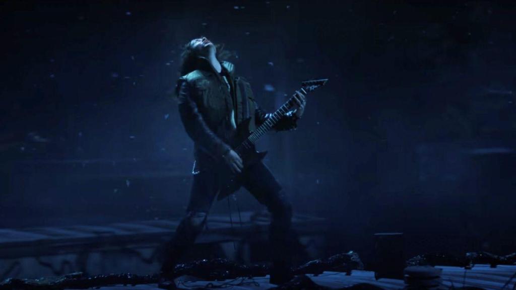eddie-munson-guitar-solo-stranger-things.jpg